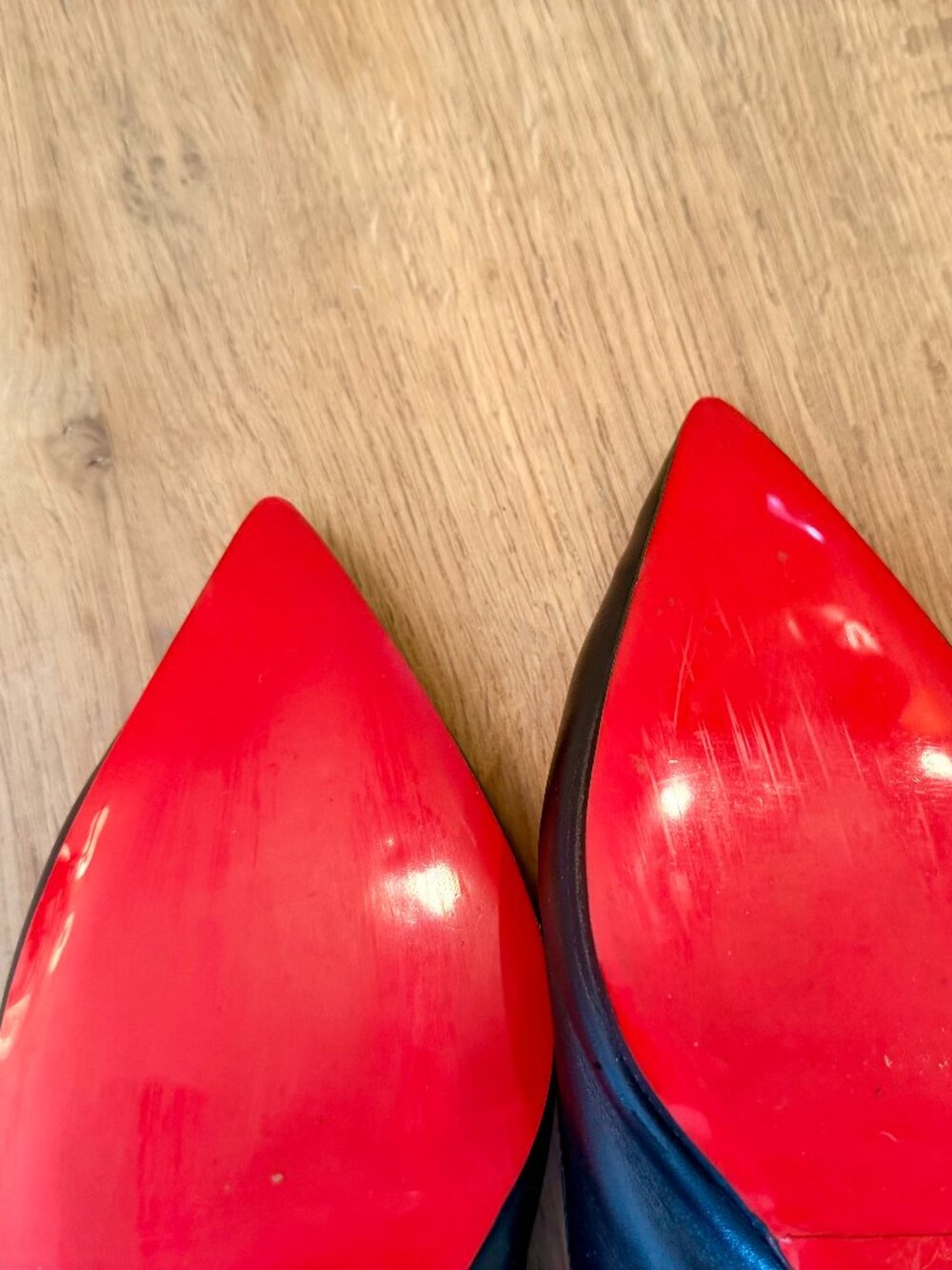 AUTHENTIC Christian Louboutin - Ballalla Black Leather Women's pointy toe flats - Picture 5 of 6